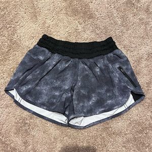 Lululemon shorts with lining inside